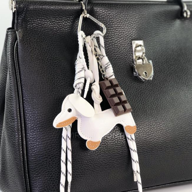 Брелок Virginia Conti белый